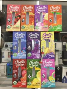 Jeeter Juice live resin disposable vape: Strain-specific liquid diamonds, vibrant flavors, potent THC for smooth cannabis vaping.